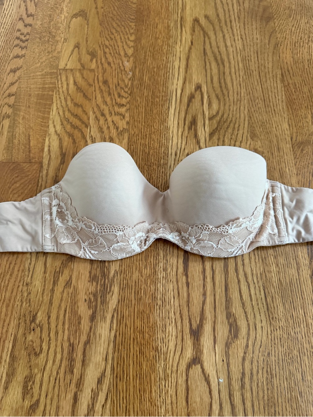 Victoria’s Secret Body By Victoria Strapless Bra 34c